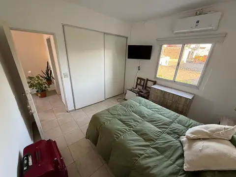 VENTA LA CALERA - CASA 2 DORMITORIOS - PILETA