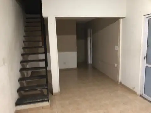 Depto Tipo Casa en Alquiler en Villa Lugano, $ 950.000