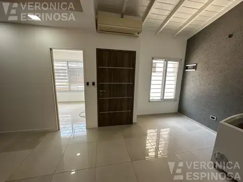 Depto Tipo Casa en Venta en Villa Luzuriaga, USD 98.000