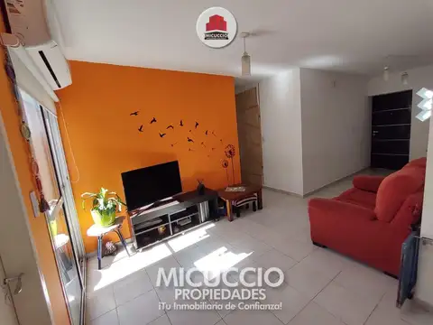 PH tipo casa en venta, Asborno 295, Escobar Centro. Anticipo más cuotas. APTO CREDITO.