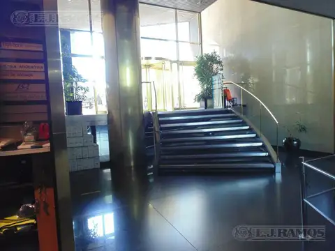 Oficina en Plaza San Martin en buen estado