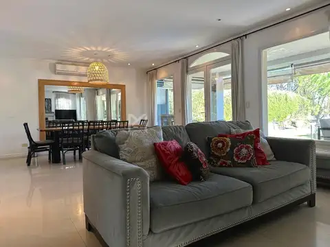 Casa en Venta al Oeste