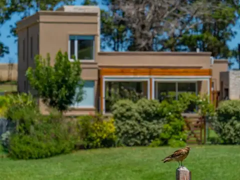 Foca 635 Chapadmalal, Chapadmalal, Buenos Aires, Argentina.