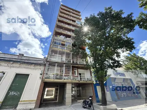 alquiler depto dos dormitorios san martin 2284 abasto frente con balcon