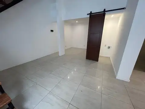 VENTA PH 3 AMBIENTES TODO LUZ PATIO MONTE CASTRO