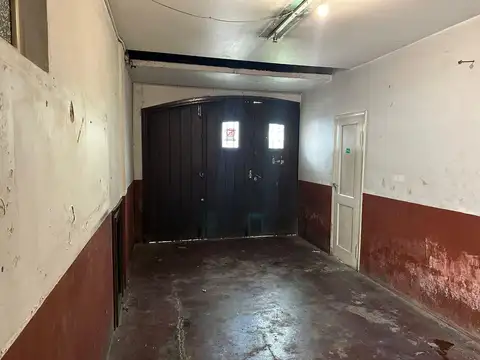 Casa 6 ambientes con 2 baños