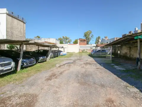 Belgrano 2123/2143 , entre Quintana y Avellaneda  (entre vias)