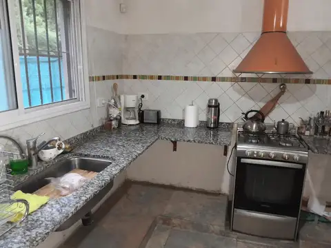 Casa 3 ambientes con 1 baño