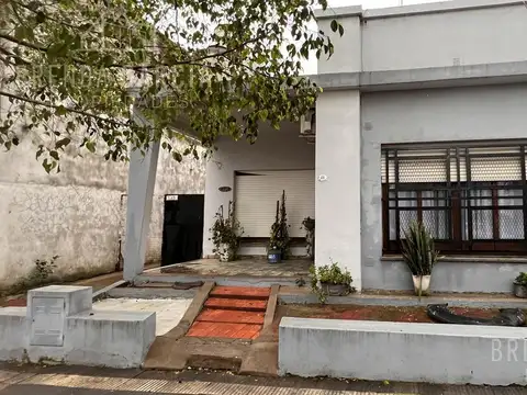 Casa   6 Deptos Monoambientes - Colon