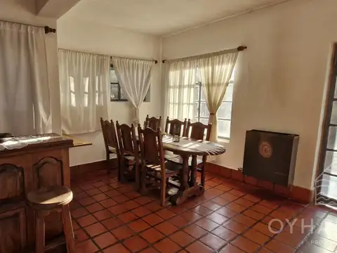 Casa sobre un solo lote en Country Banco Provincia