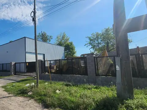Galpón Industrial / Comercial 600 m² Frente y Salida a 2 Calles - 9 De Abril