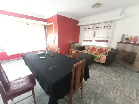 Casa 2 ambientes con 1 baño