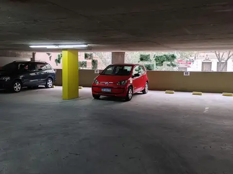 Cochera en Avellaneda al 300 Caballito Fija y cubierta