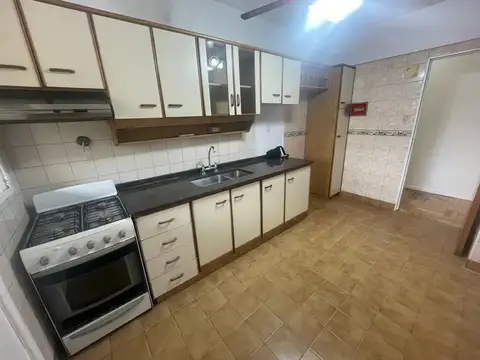Departamento 4 ambientes con 2 baños