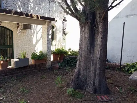 EN VENTA - CASA DE PASILLO A RECICLAR - BARRIO ABASTO