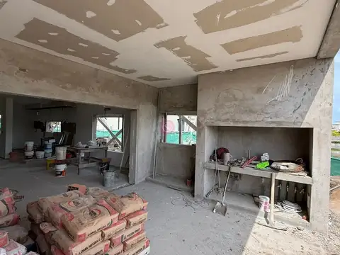 Casa 5 ambientes con 3 baños