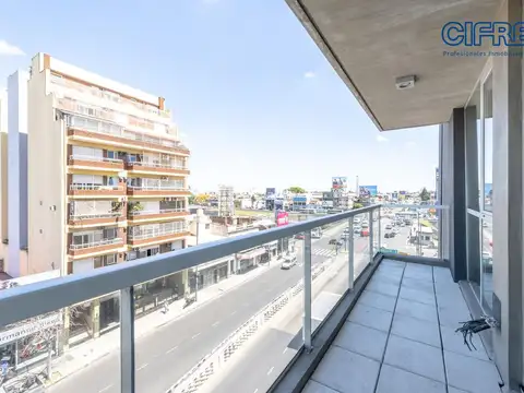 Departamento de 3 ambientes a la venta, al frente con balcón corrido.