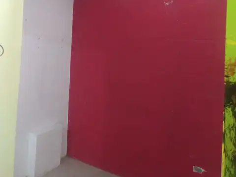 Local en Venta en Luis Guillon, USD 40.000