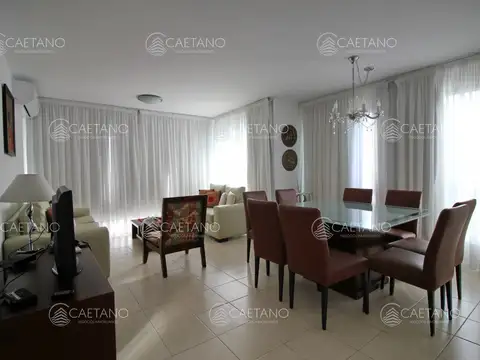 En venta... Apartamento 3 dormitorios en Av. Roosevelt, Punta del Este