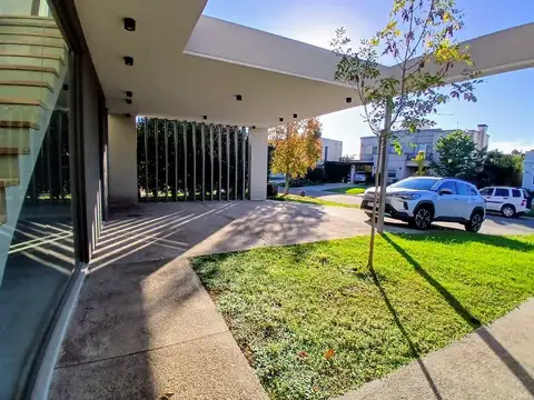 Venta, Casa, Barrio el Atardecer, Haras Santa Maria, estrenar, Piscina, Golf, futbol, tenis