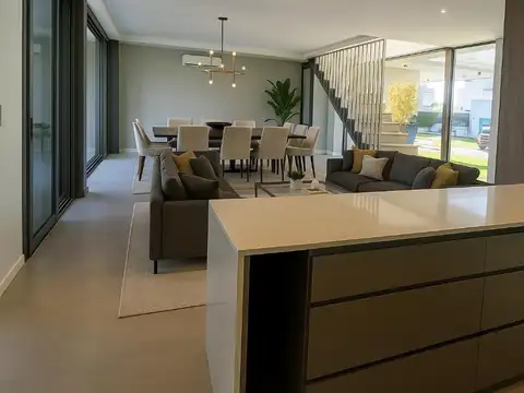 Casa en Venta en Haras Santa Maria, USD 367.000