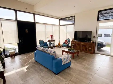 CASA EN VENTA, 4 AMBIENTES, SAN SEBASTIAN, AREA 13. NO APTO CRÉDITO