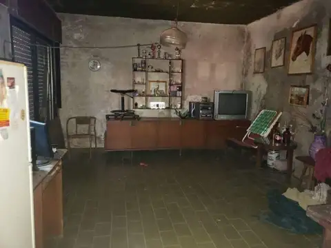 Casa 4 ambientes con 1 baño