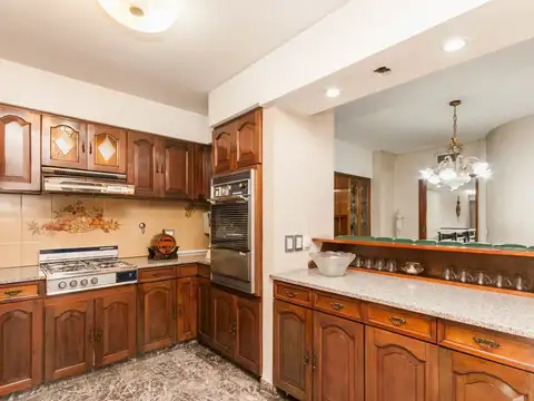 Apto Crédito! Casa con local comercial y garage