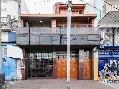 Apto Crédito! Casa con local comercial y garage