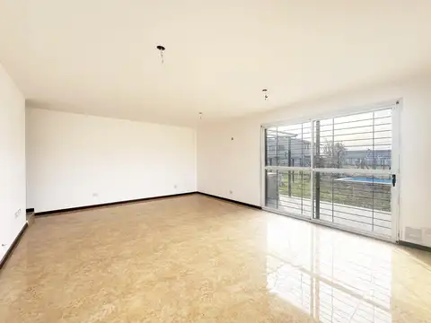 Casa 5 ambientes con 1 baño