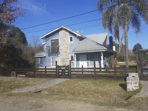 Venta casa 3 amb, pileta, calle R. Darío al 500, Parque Sakura , Exaltacion de la Cruz