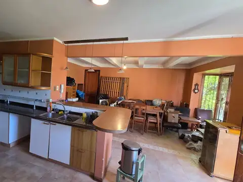 Casa en Alquiler con 1 cochera