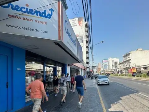 AVENIDA HIPOLITO YRIGOYEN 8800