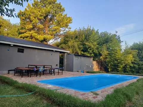 Casa 4 ambientes con 2 baños