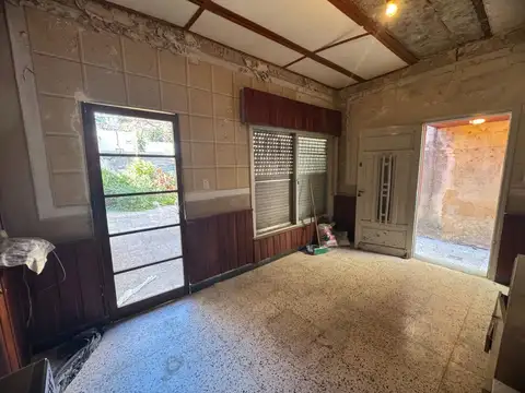 CASA DE PASILLO 2 DORMITORIOS EN VENTA CON PATIO ECHESORTU