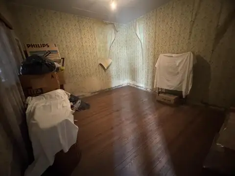 CASA DE PASILLO 2 DORMITORIOS EN VENTA CON PATIO ECHESORTU