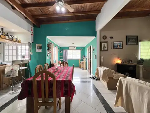 Casa en Venta con 4 cocheras