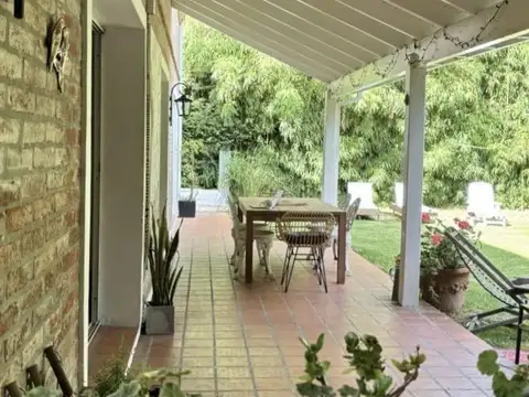 Casa en Alquiler Temporal con 4 cocheras