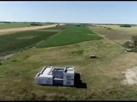 Campo con acceso a playa frente a costa del Río de la Plata