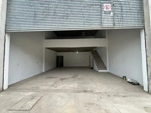 ALQUILER – GALPÓN / DEPÓSITO SOBRE ACCESO OESTE – 161 M2 TOTALES