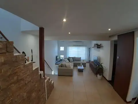 Depto Tipo Casa en Venta 5 años