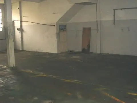 Galpon en Venta 26  mts Fondo