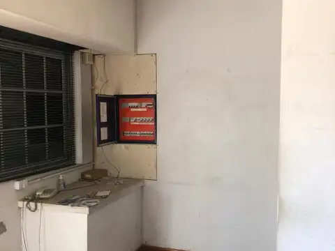 Excelente galpon en San Justo