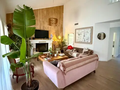 Excelente casa en venta en Barrancas del Lago - Nordelta