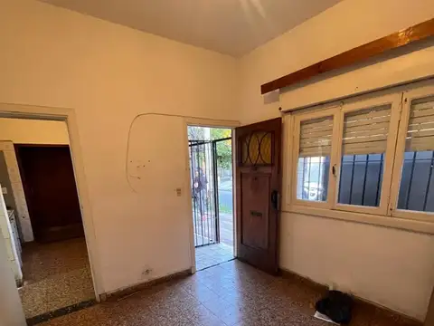 Casa tipo PH tres ambientes con patio y terraza en VENTA. Remedios de Escalada, Timote al 3600
