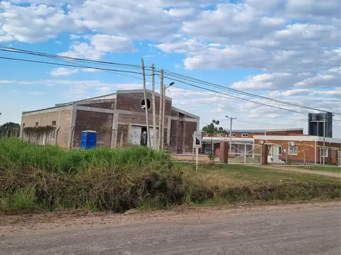 Terreno 10x40 sobre avenida en zona norte!