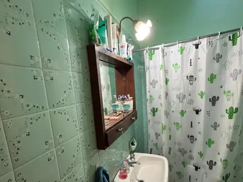 PH de 3 amb al frente, muy luminoso,  con entrada independiente y amplio patio con lavadero