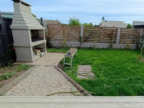 Depto Tipo Casa 3 ambientes con 2 baños