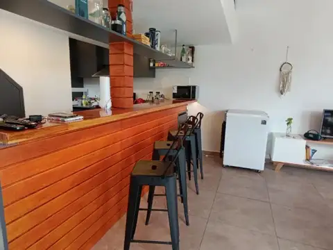 Depto Tipo Casa en Alquiler con 1 cocheras