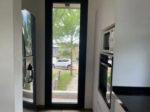 Casa Costa Esmeralda- 5 dormitorios con piscina y parque